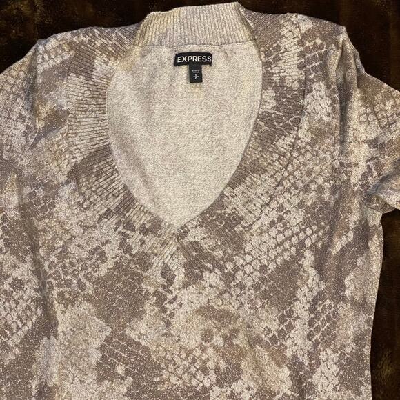 FLAWLESS Express S Silver Sparkle Animal Print Low V Knit Sweater Top - Picture 3 of 5